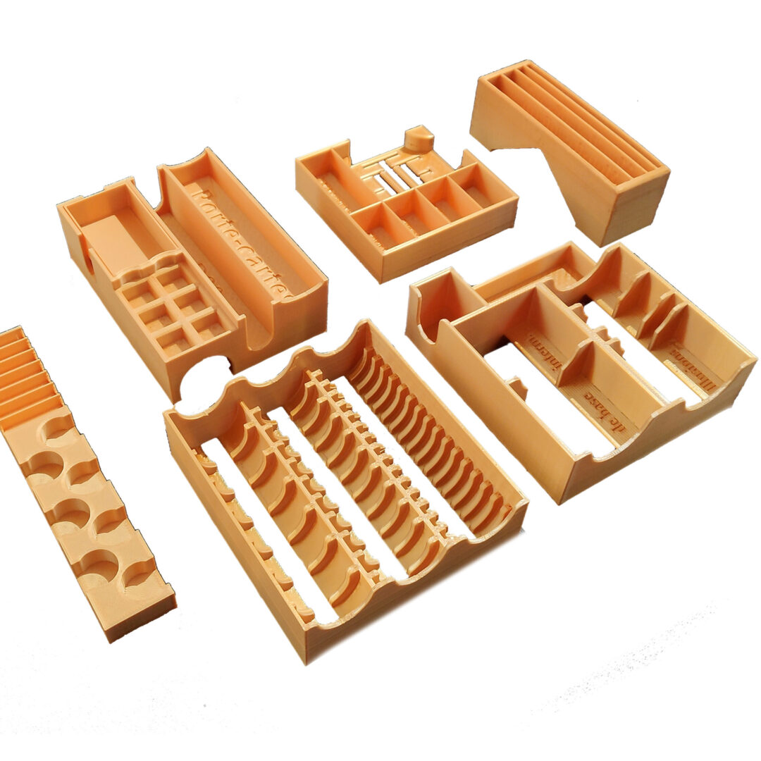 Insert l'Ordre de Veiel : Chapitre 1 + Chapitre 2 (Noir matte ou dorée effet soie en fonction de la production)