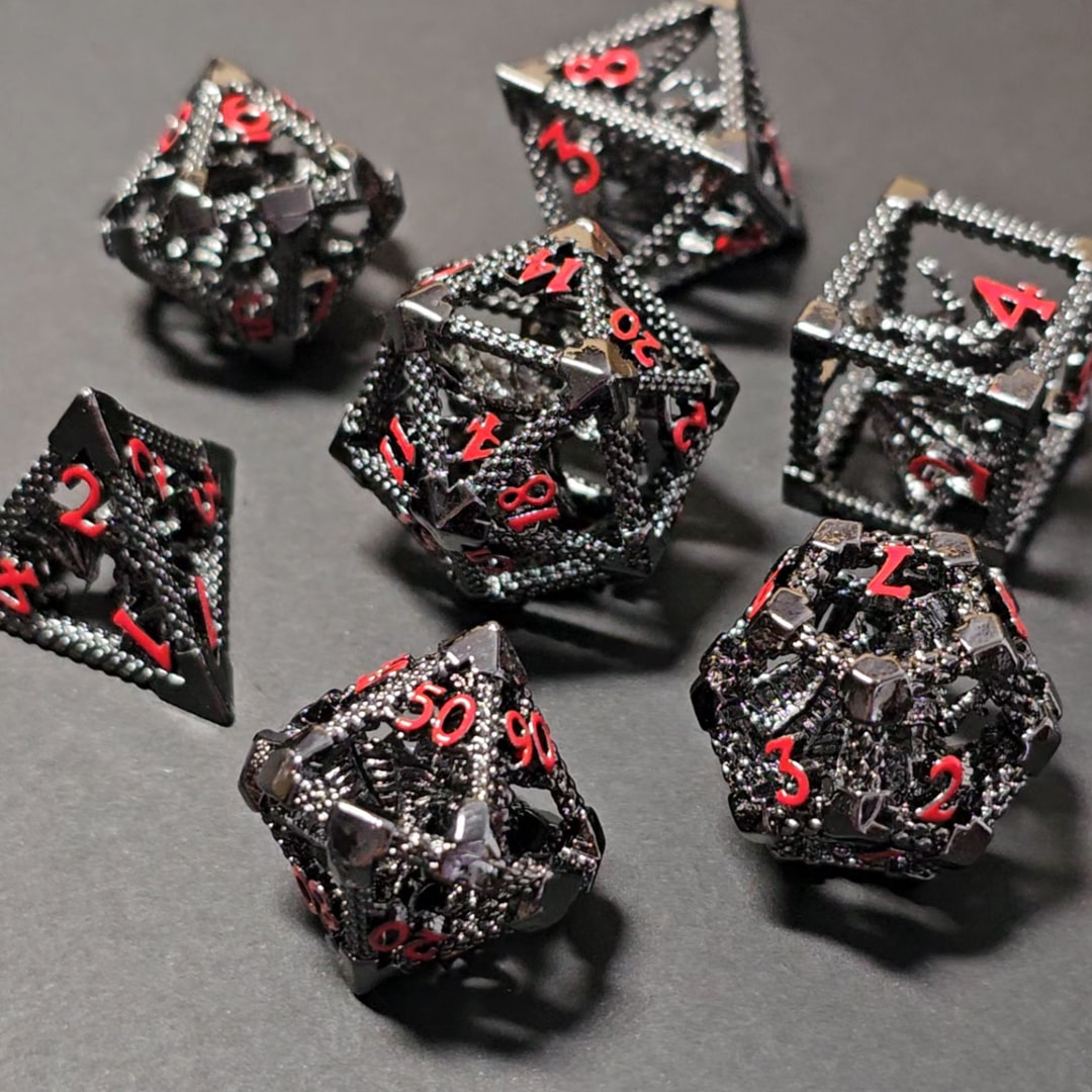 Set de dé métaux noir/rouge avec dragon usiné au milieu pour jeu de rôle (Ref 4)